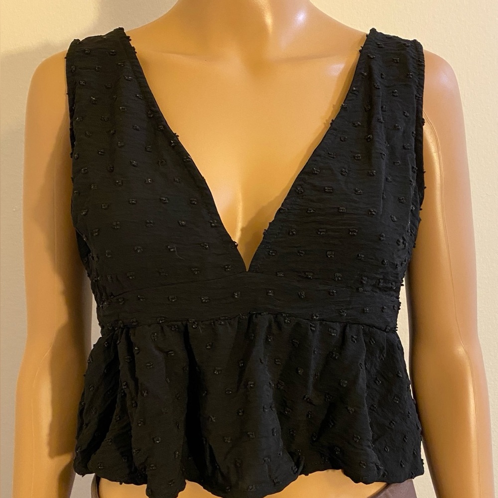 SHEIN Elegant Black Sleeveless V Neck Crop Top
